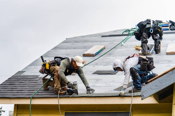 Professional Gutter Installation technician working in Ross, OH
